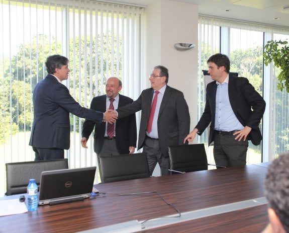 José Carrera, José María González, Sabino García Vallina y Javier Galiana (director del programa Futuro en Español), en TSK. 