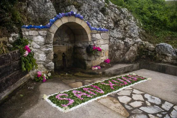 En Ribadesella se ha recuperado esta tradición en localidades como Sebreñu. 