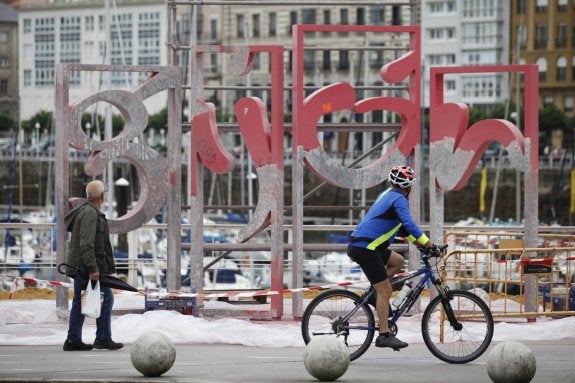 Las 'letronas', sin color rojo para su limpieza