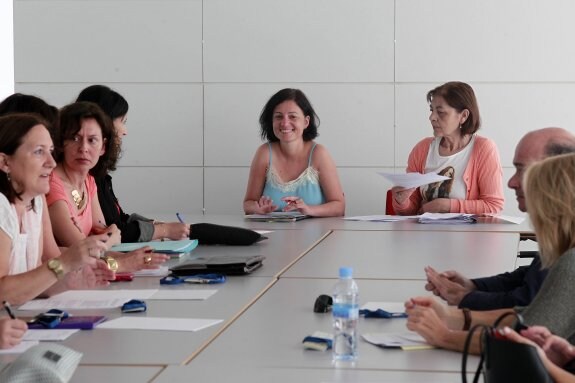 Almudena Cueto presidió la reunión del Observatorio de Violencia de Género. 