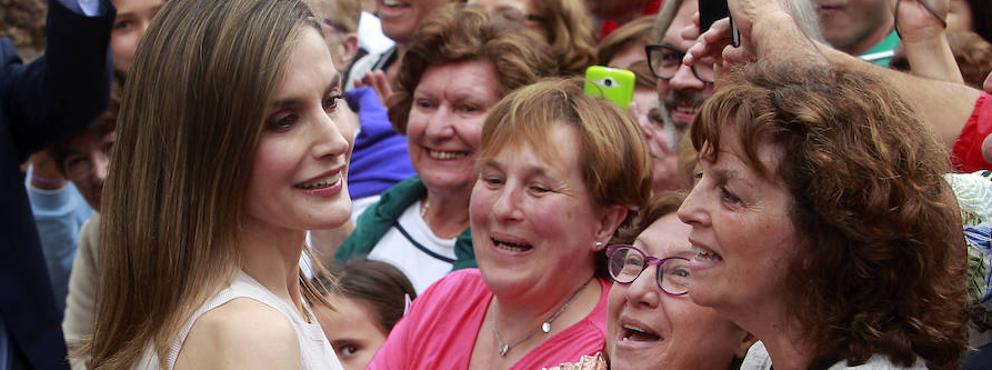 Doña Letizia, a su llegada al Conservatorio Eduardo Martínez Torner, en Oviedo 