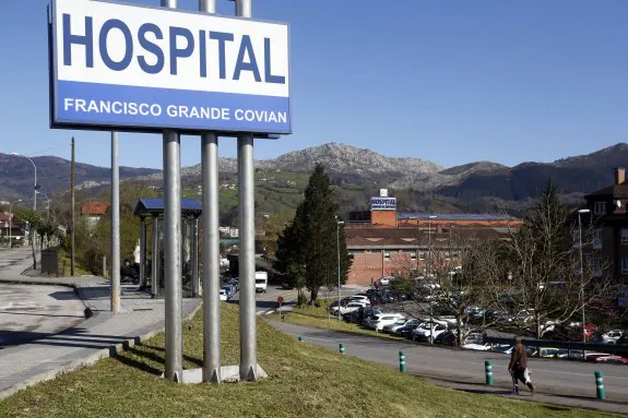 Panorámica del hospital Francisco Grande Covián de Arriondas, centro de cabecera del área sanitaria VI. 