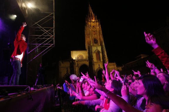 Un concierto de Melocos en la plaza de la Catedral. 