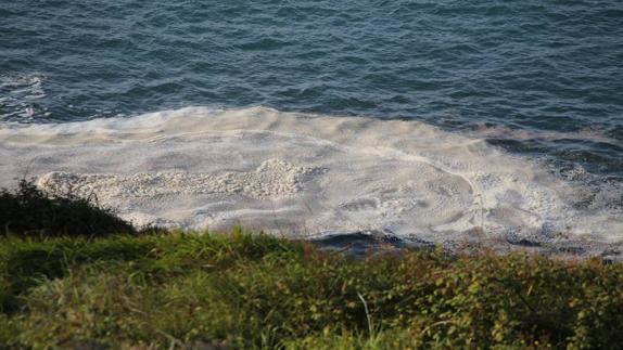 Aguas contaminadas tras la rotura del emisario.