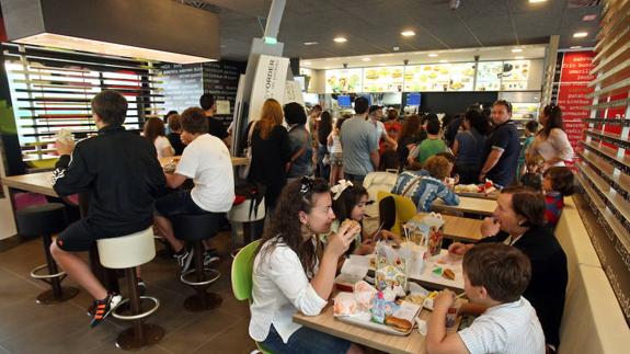 Una abuela asturiana diseña una hamburguesa para McDonald's