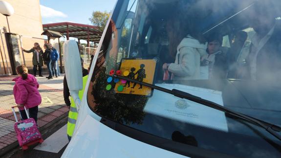 Los alumnos de Bachillerato de Degaña, Ibias y Allande tendrán transporte gratuito a Cangas del Narcea