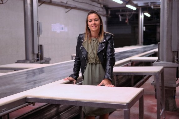 Cristina Sánchez en una de las salas del equipamiento noreñense. 