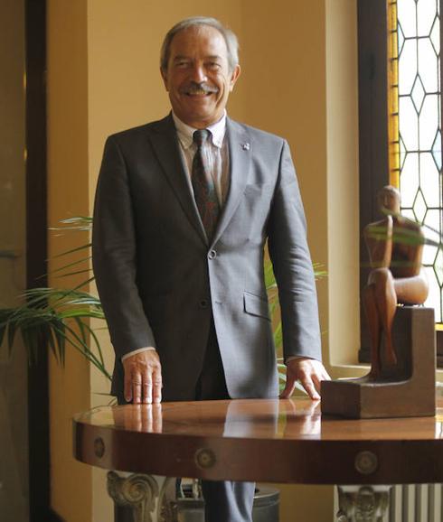 El alcalde, Wenceslao López, lleva 16 meses al frente del Ayuntamiento de Oviedo.