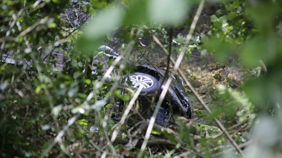 Cae un coche al río en las inmediaciones del Santuario de Covadonga