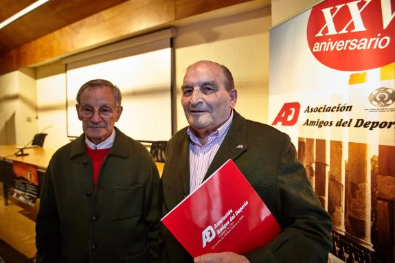 Carlos Álvarez con Juan Quirós, presidente de la AAD.
