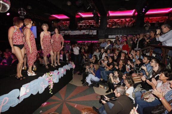 Desfile celebrado el pasado año por mujeres de la Casa de la Vida. 