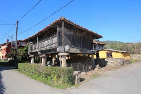 Un hórreo situado en la localidad canguesa de Corao. 