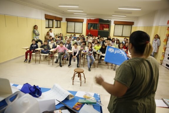 Unicef premia a Valnalón y trabaja con los estudiantes