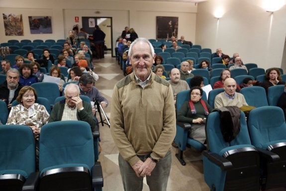 Olarán, ayer, antes del encuentro en Noreña. 