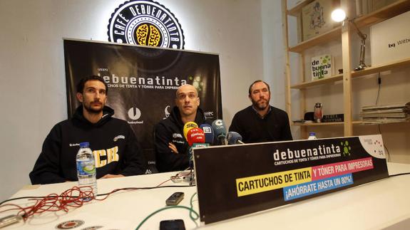 Víctor Pérez, Carles Marco y Héctor Galán durante la presentación. 