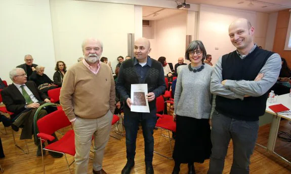  Víctor García Oviedo, Carlos García de la Mata,  Sonia Puente y Marcos de Balbín Pacios ayer en la presentación de los resultados del análisis. 