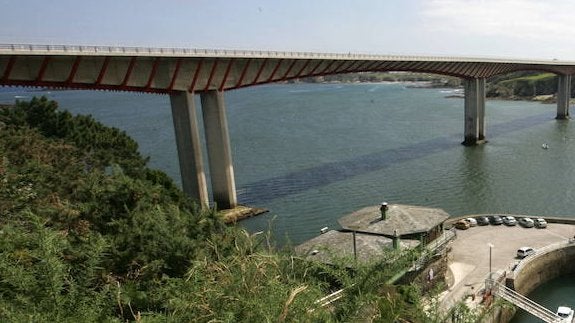 El Puente de los Santos, que une Asturias y Galicia.