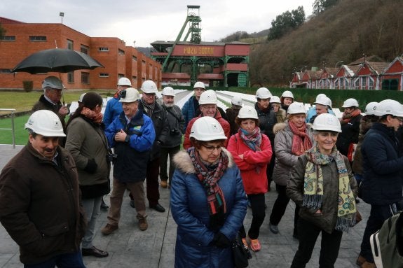 Amigos del museo de Sabero visitan el pozo Sotón