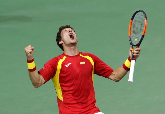 Pablo Carreño celebra su triunfo ante Nikola Mektic, que supone el pase de España a cuartos de final de la Copa Davis. 