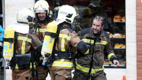 El incendio de Oviedo deja sin casa a 20 familias, que dormirán en hoteles