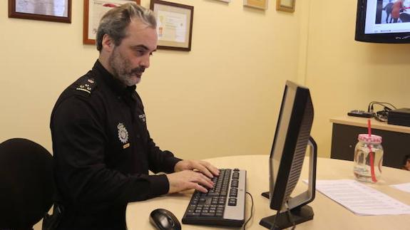 Claudio Alperi, durante el videochat en ELCOMERCIO.es