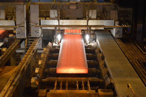 Una de las primeras piezas que salió de la máquina de colada continua instalada en 2016 en la LDIII. 