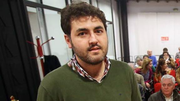 El socialista asturiano Jonás Fernández la lía en Twitter al comparar a Le Pen con Unidos Podemos