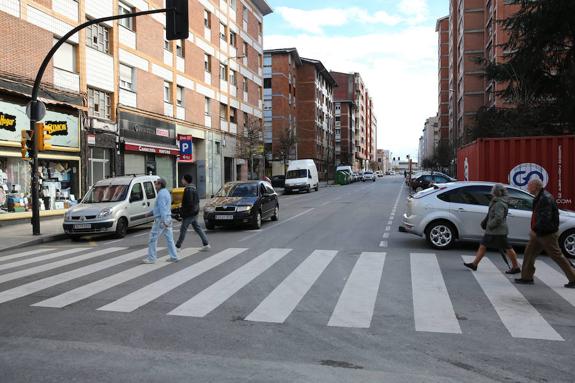 Confluencia de la avenida de las Industrias con la avenida de la Argentina, donde se propone el nuevo mercadillo semanal. 