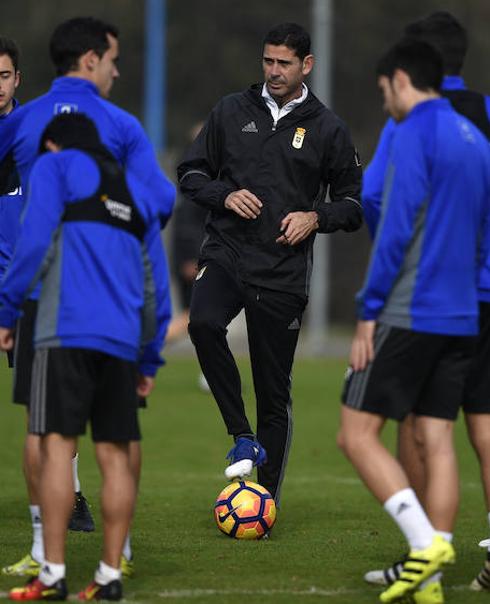 Fernando Hierro, en los primeros instantes de la sesión celebrada en el Requexón.