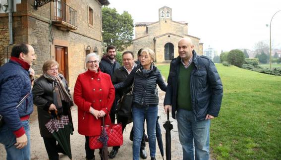 Coto critica al Gobierno por el estado de las pinturas murales de Santullano