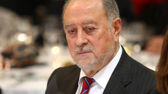 Gabino de Lorenzo durante el acto de entrega del premio 'Ovetense del año'. 