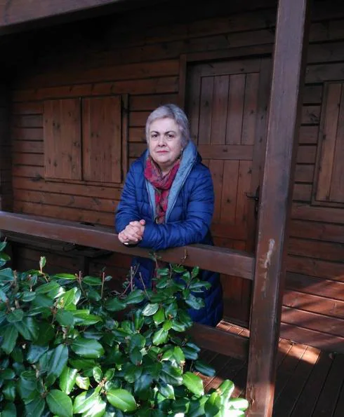 Rosa Martínez, la propietaria, en el camping Playa de Taurán. 