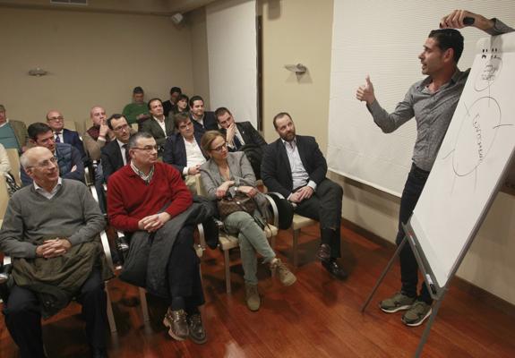 Hierro habla de su trabajo como entrenador