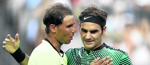 Nadal felicita a Federer después del partido de octavos 