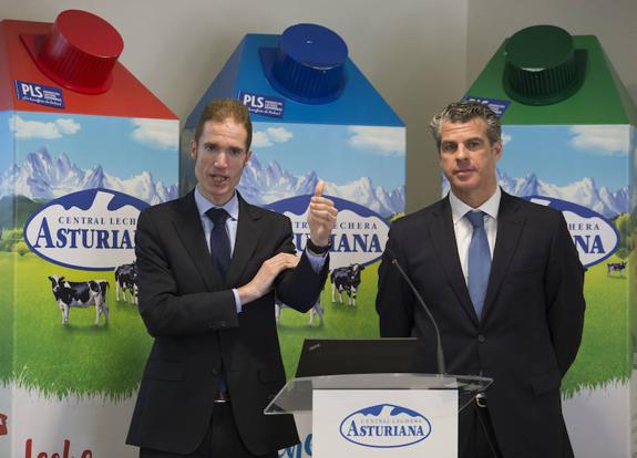 José Armando Tellado y Juan Povedano, durante la presentación, en la sede de Granda.