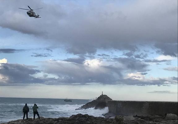 El operativo de búsqueda trató de dar con el hombre por mar y aire, sin resultado. 