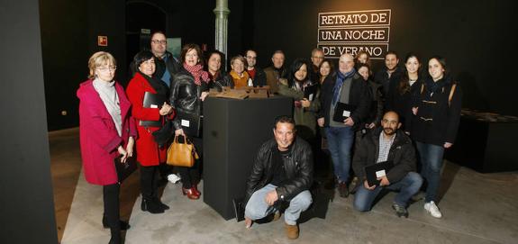 Grupo de fotógrafos que estos días expondrán sus imágenes en el museo. 