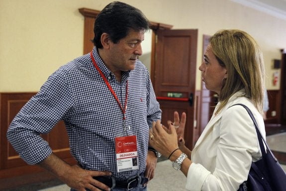 Javier Fernández y Carme Chacón, en 2014. 