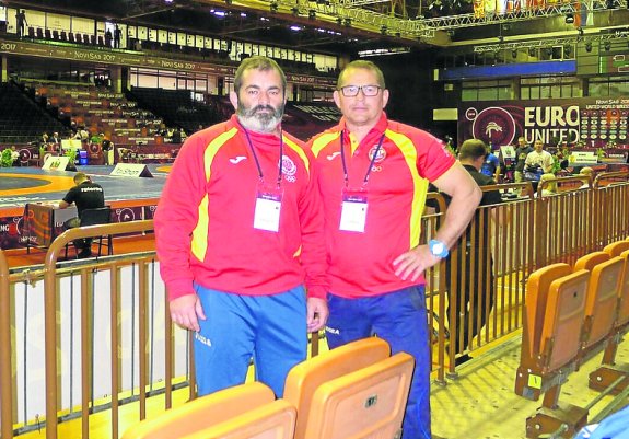 Felipe Sánchez, a la izquierda, con Javier Iglesias, en Novi Sad. 