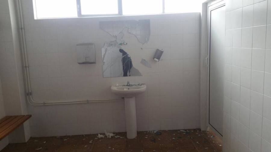 Vandalismo en el polideportivo de Riaño