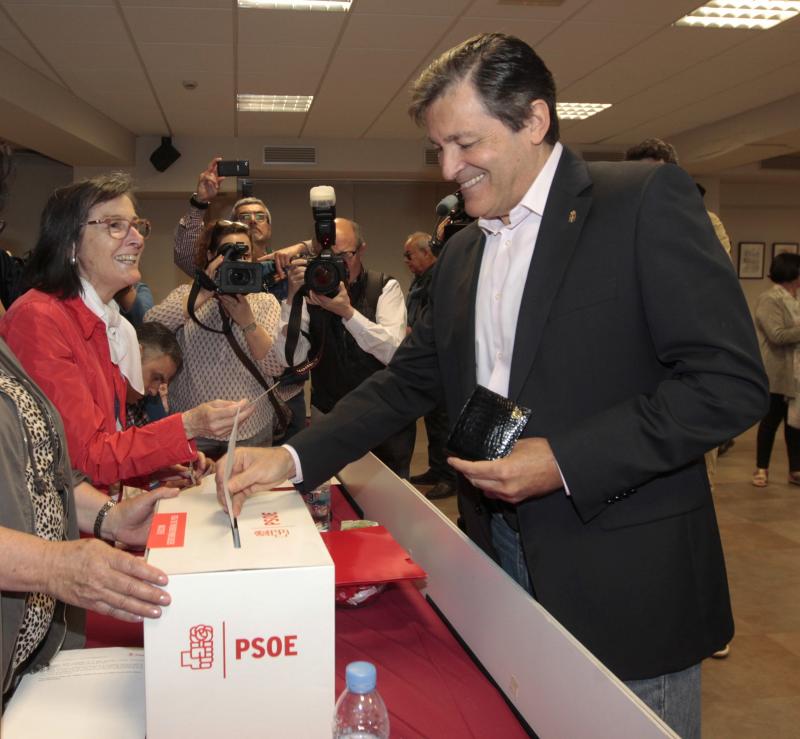 Javier Fernández votó en Gijón