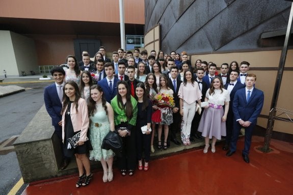 Graduación en los IES Montevil y Emilio Alarcos