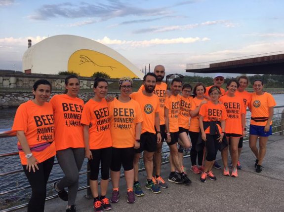 Alba García sale a corres con los Beer Runners