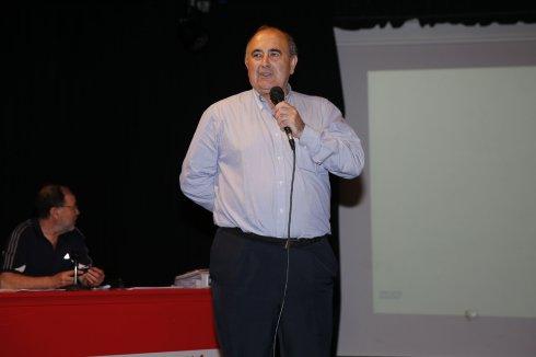 Edelmiro Menéndez, ayer, en el Ateneo de La Calzada. 
