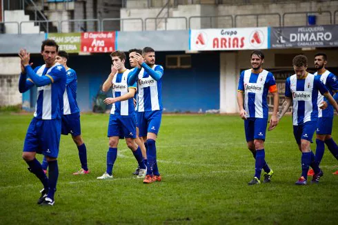 Pantiga, a la izquierda, con el brazalete de capitán. 