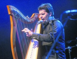 La música celta de Héctor Braga llena la plaza Mayor