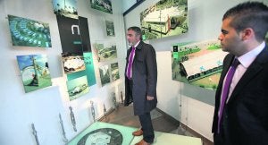 Miembros de la junta directiva del Grupo Procoin, durante la presentación del proyecto ayer en Olloniego. ::
MARIO ROJAS