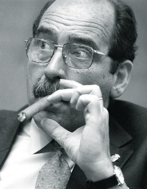 Sergio Marqués, con su característico puro, en una imagen tomada en 1999. ::
MARIO ROJAS