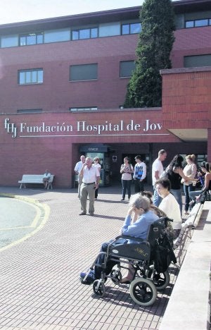 Entrada principal al Hospital de Jove. ::                             UCHA