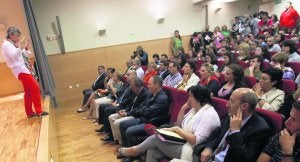 La consejera de Educación se dirige a la comunidad educativa del Centro Integrado de FP de Langreo. ::                             J. C. ROMÁN